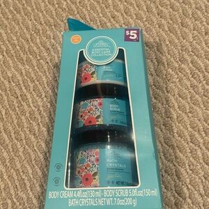 Essential Body Care Collection Gift Set
